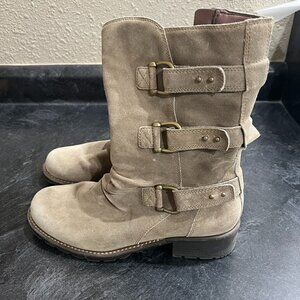 Clarks W9  Orinocco Taupe Kick Suede Moto Boot Buckles Straps Grunge Boho Hippie